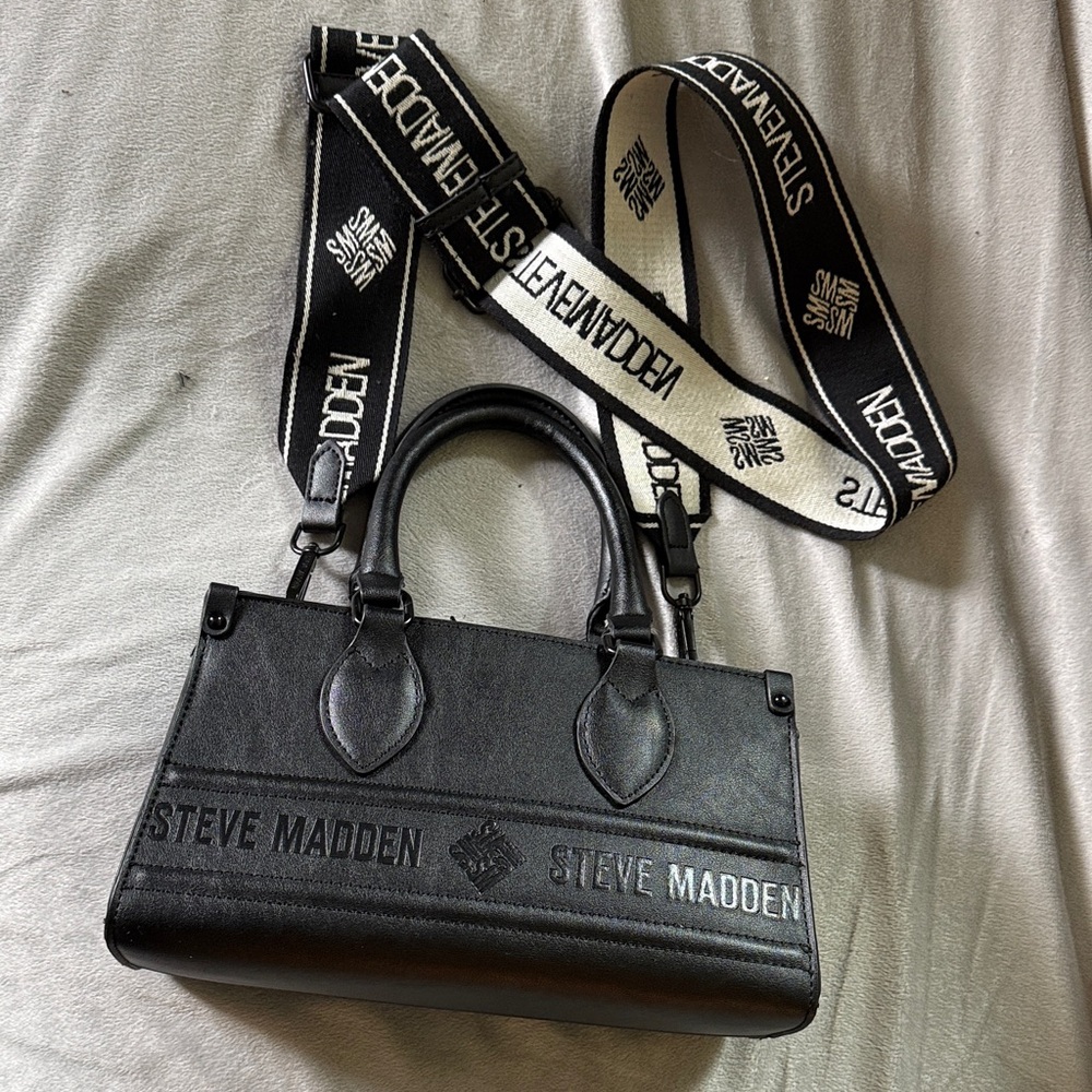 Steve Madden Black and White cross body Bag